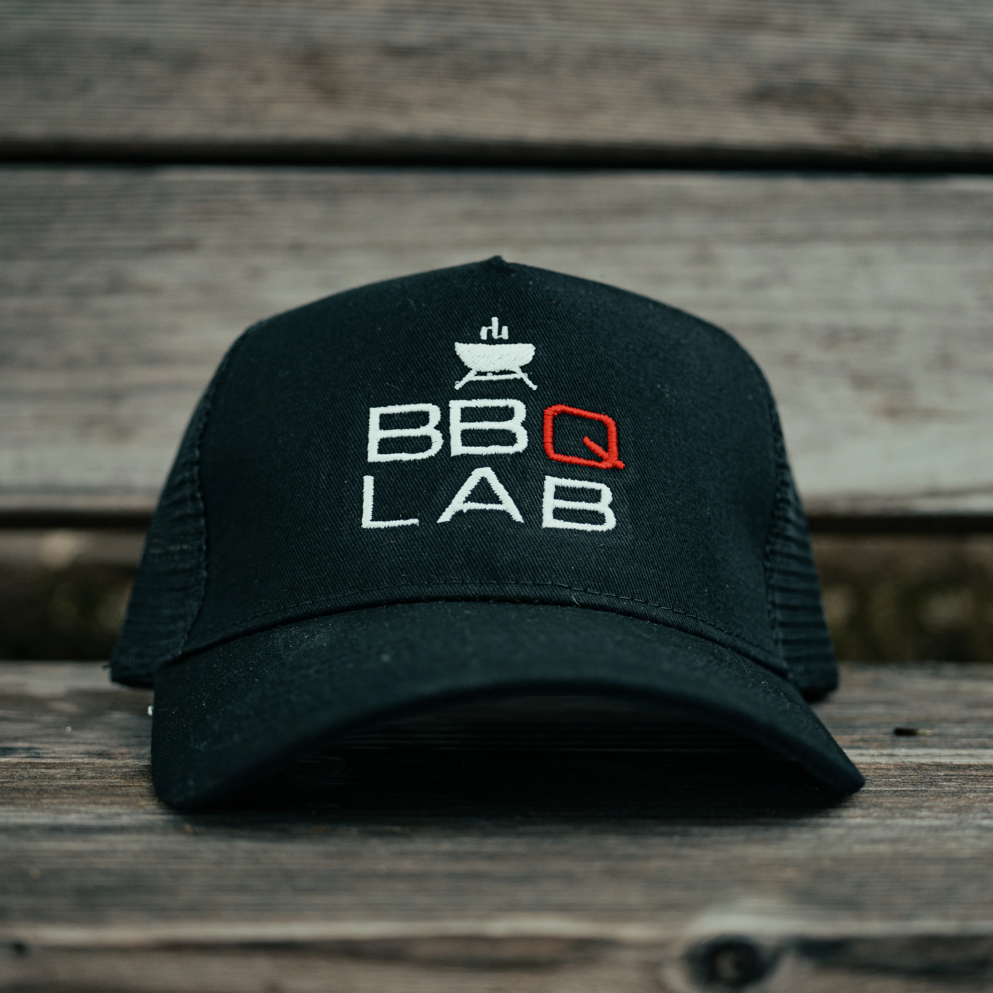 Cappellino BBQ LAB Nero con logo ricamato - Image 2