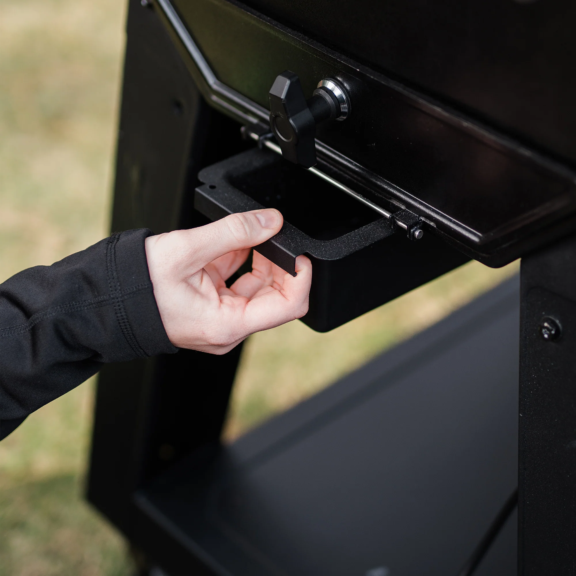 Masterbuilt Gravity Series XT- Barbecue a Carbone - Image 4