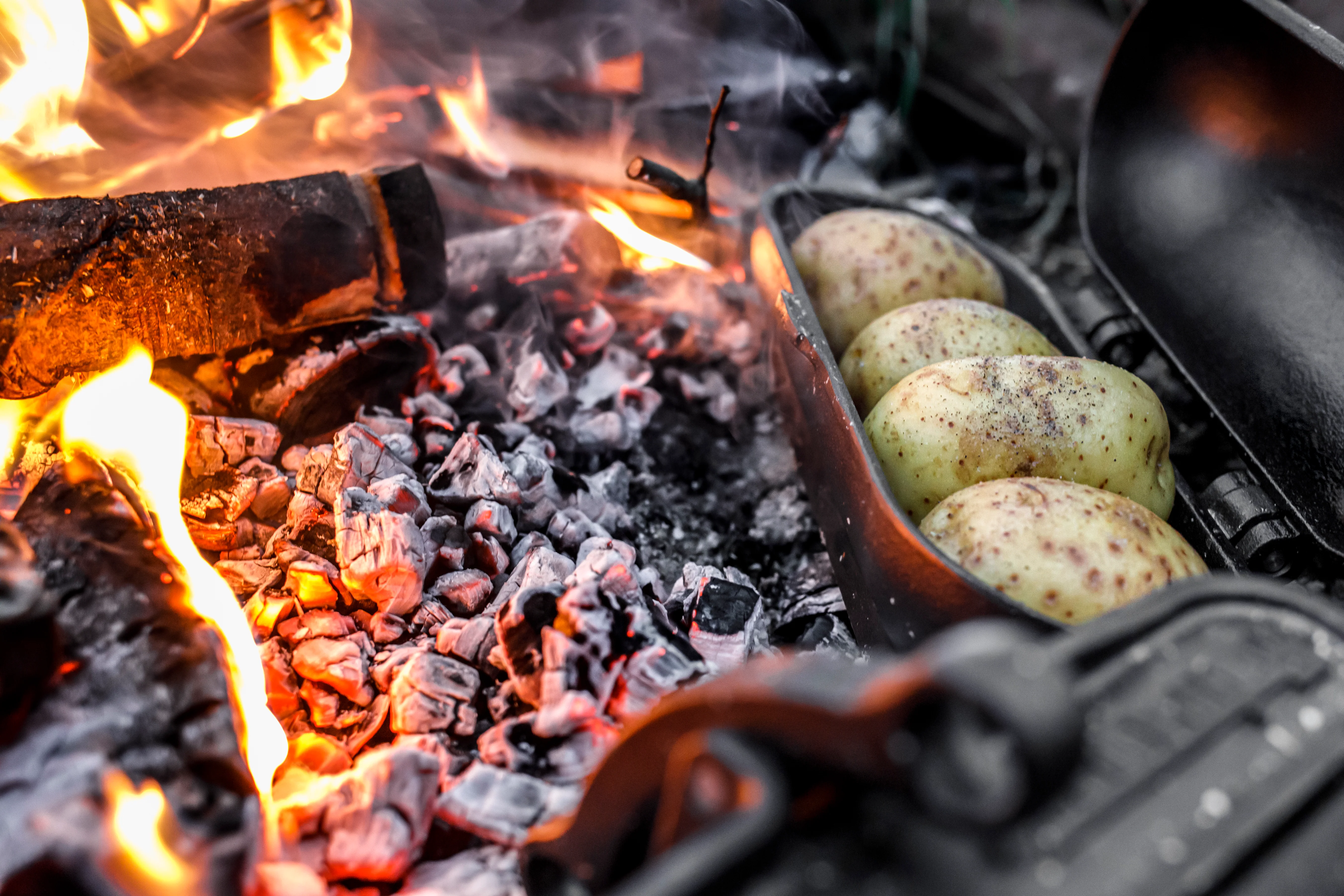 Petromax - Cast Iron Potato Roaster PT030 - Image 5